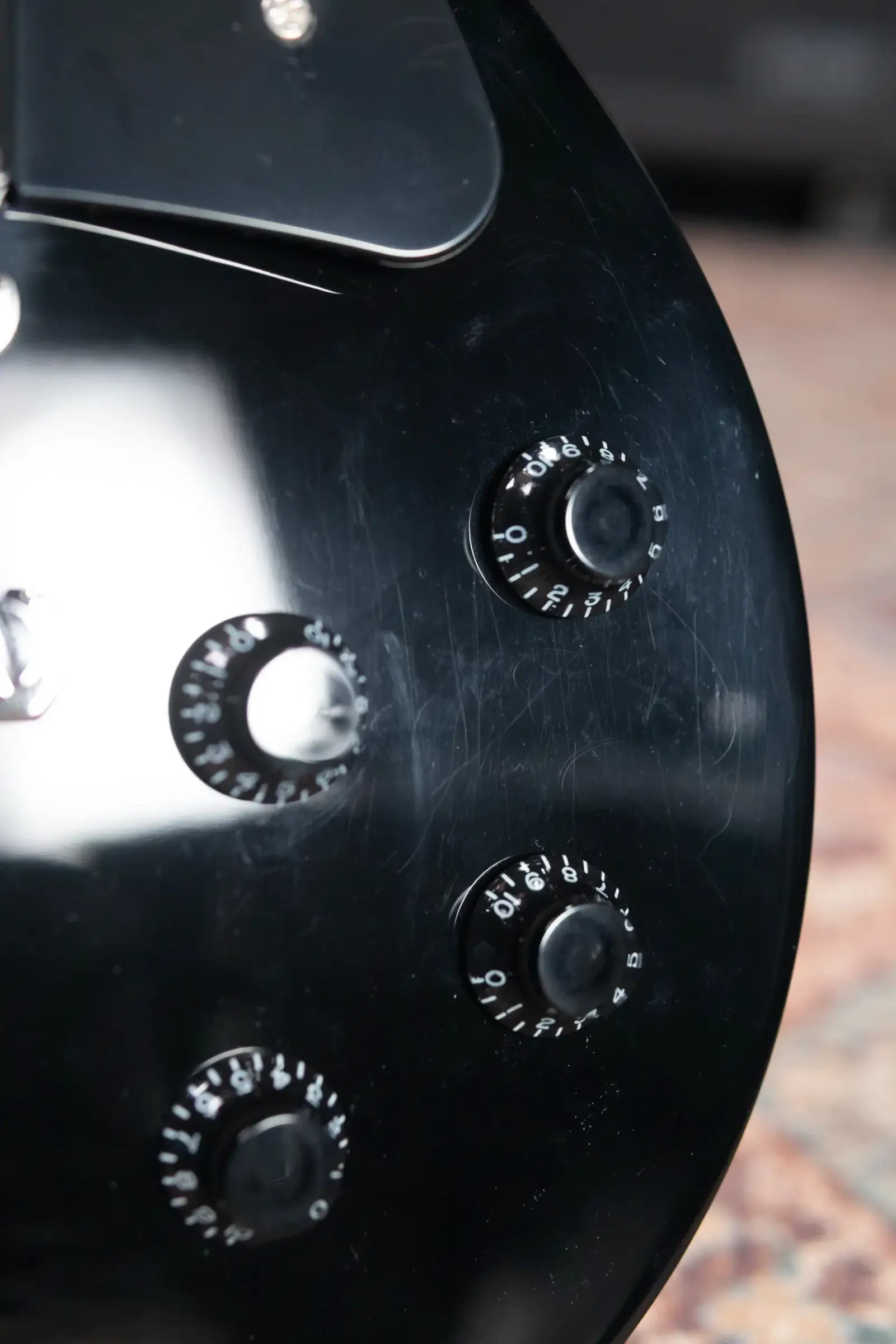 Gibson Les Paul Studio Electric Guitar Ebony with Gig Bag - Floor Model