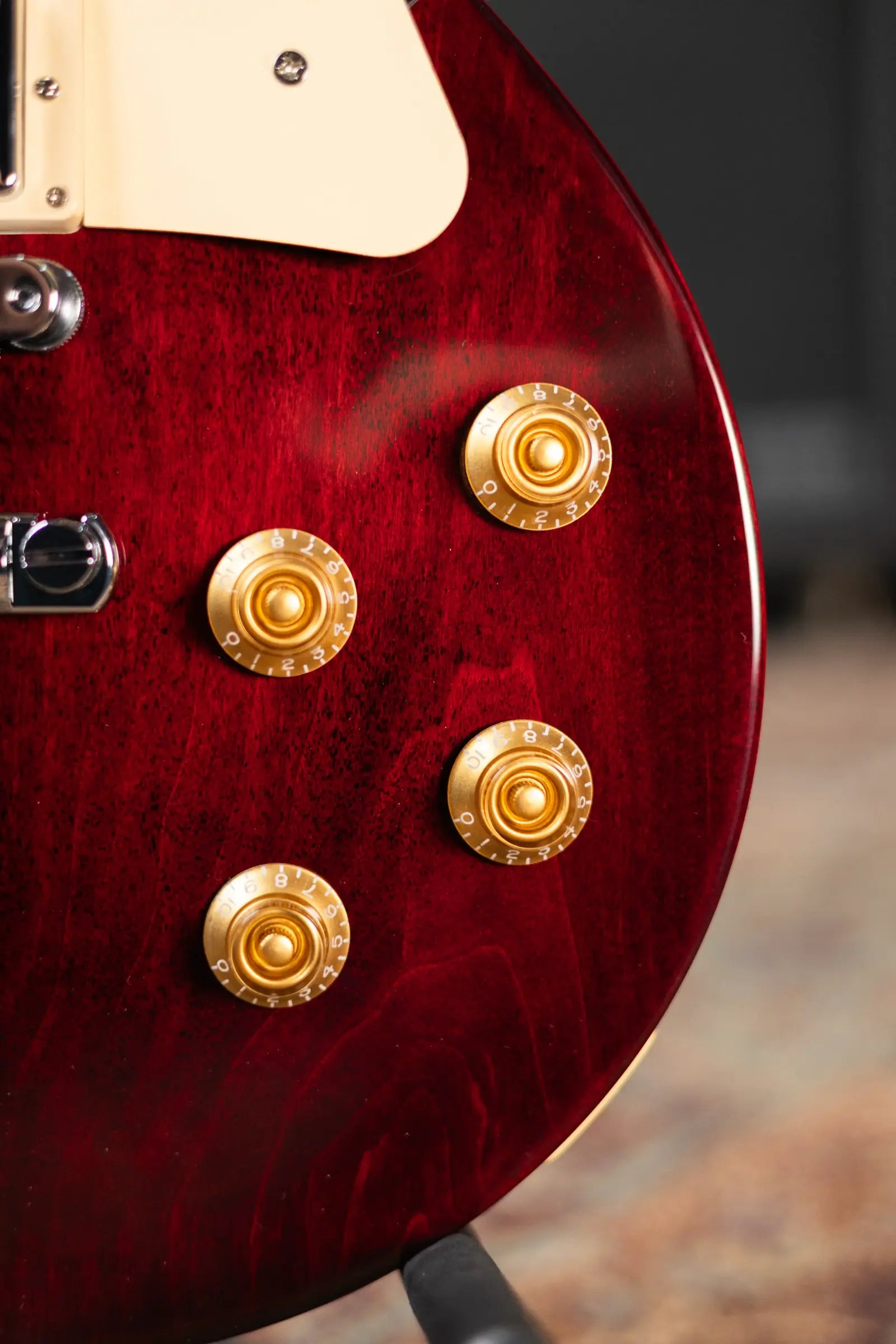 Gibson Les Paul Studio Electric Guitar - Wine Red with Gig Bag