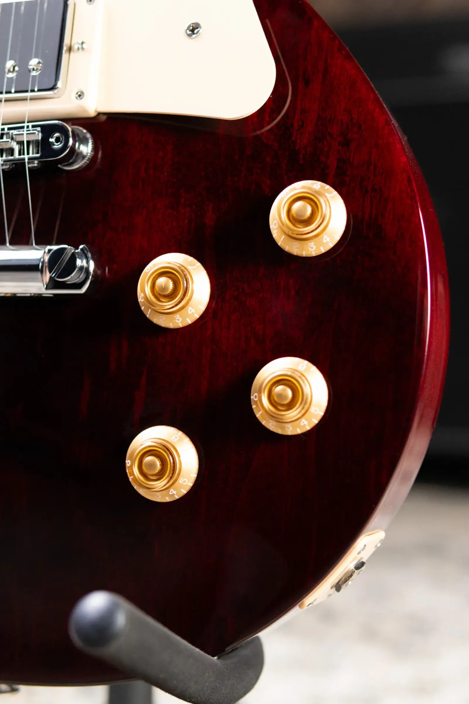 Gibson Les Paul Studio Electric Guitar - Wine Red with Gig Bag