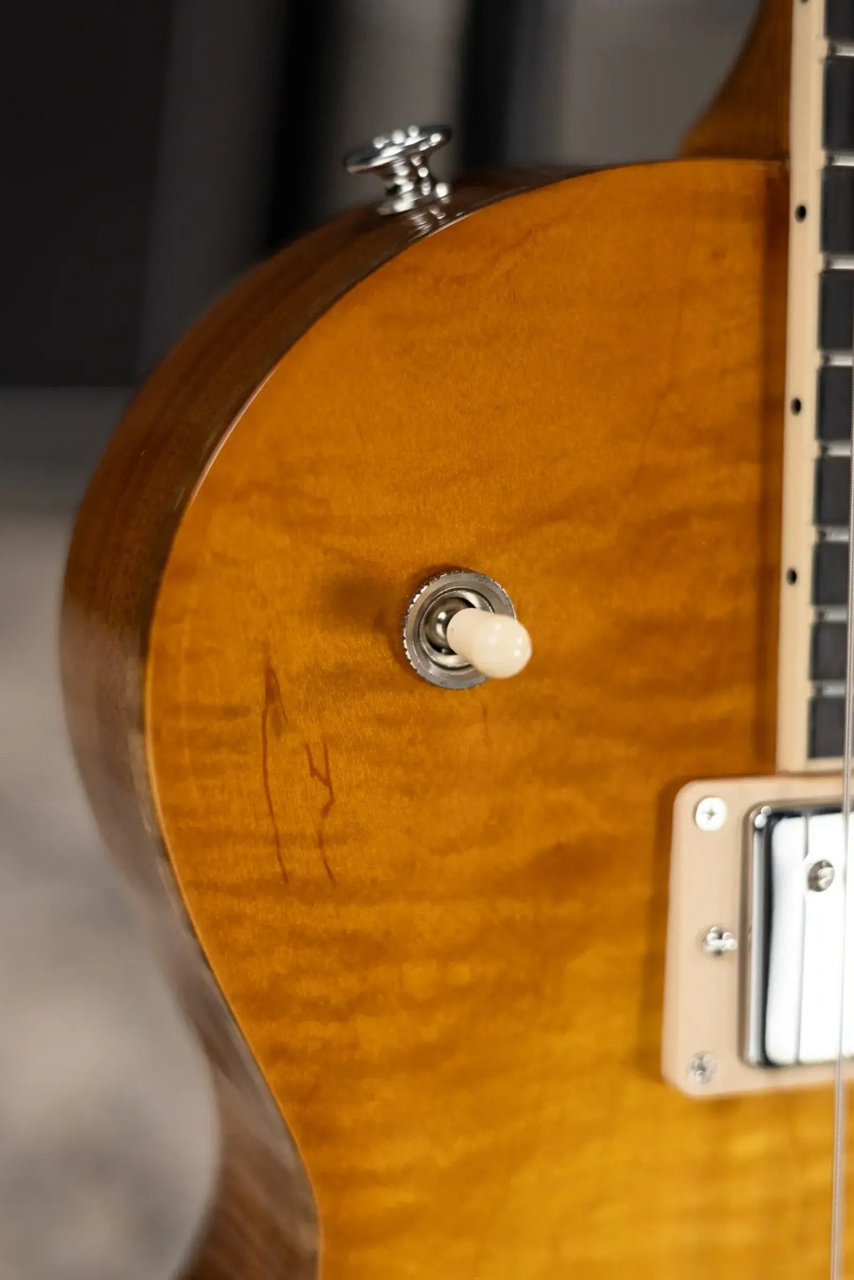 Gibson Les Paul Studio Session Electric Guitar - Honeyburst with Gig Bag
