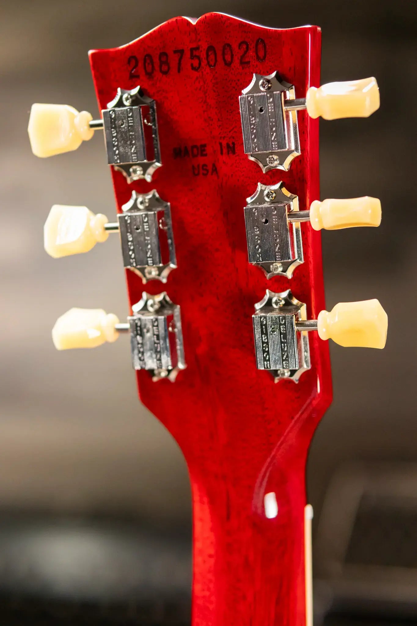 Gibson SG Standard '61 Maestro Vibrola Electric Guitar - Vintage Cherry with Hardshell Case