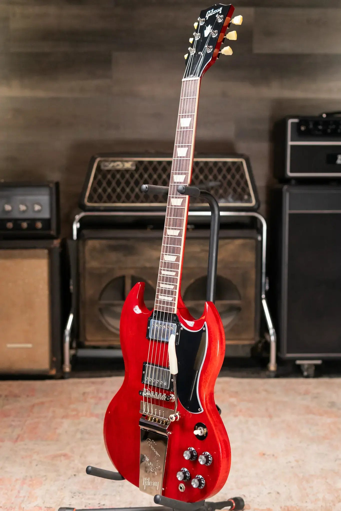 Gibson SG Standard '61 Maestro Vibrola Electric Guitar - Vintage Cherry with Hardshell Case