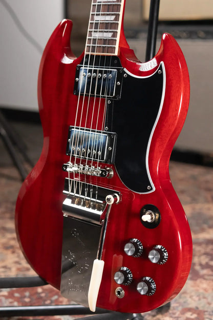 Gibson SG Standard '61 Maestro Vibrola Electric Guitar - Vintage Cherry with Hardshell Case