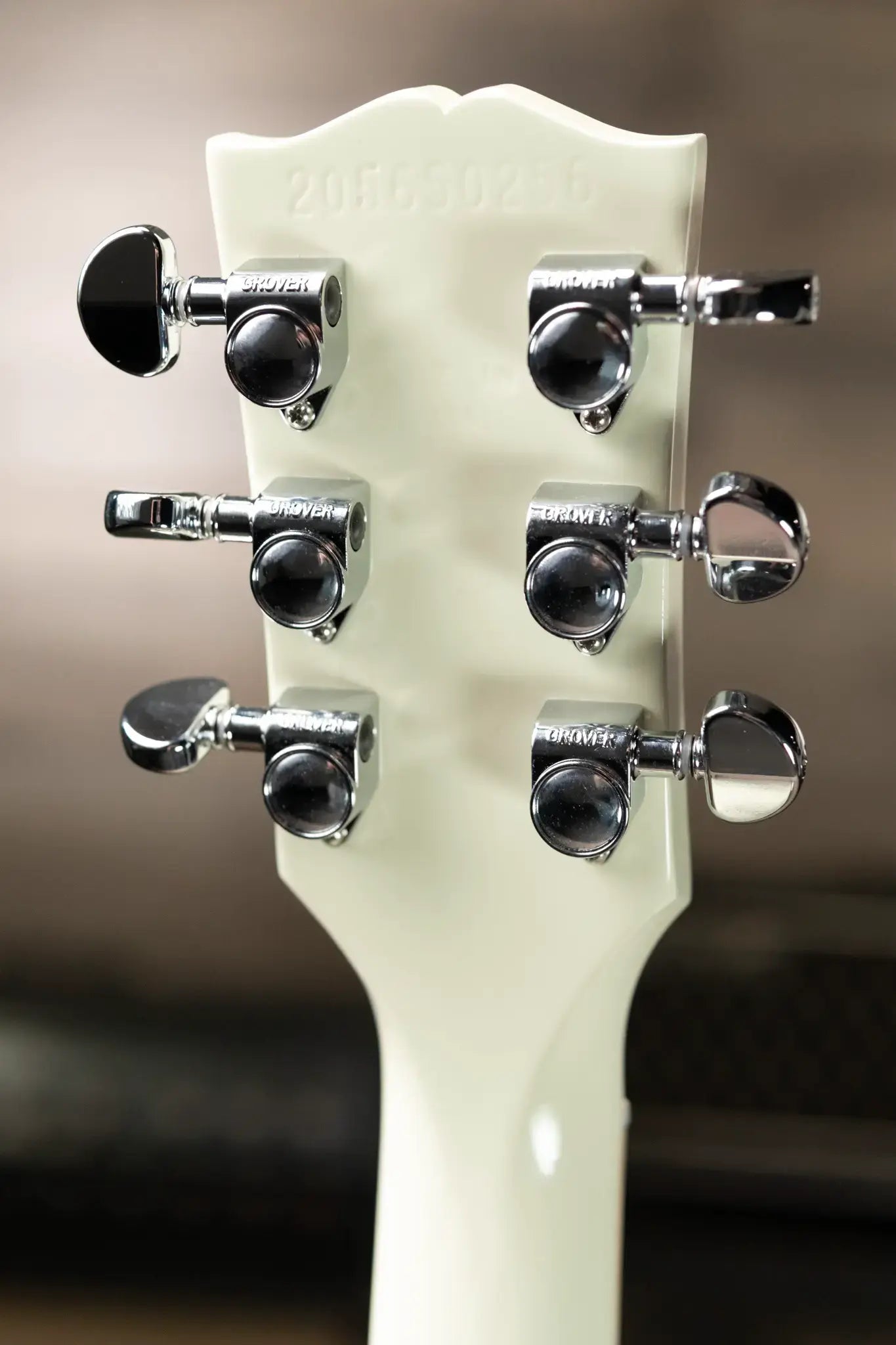 (Blemish, Reshoot as floor model?) Gibson SG Standard Electric Guitar - Classic White with Gig Bag