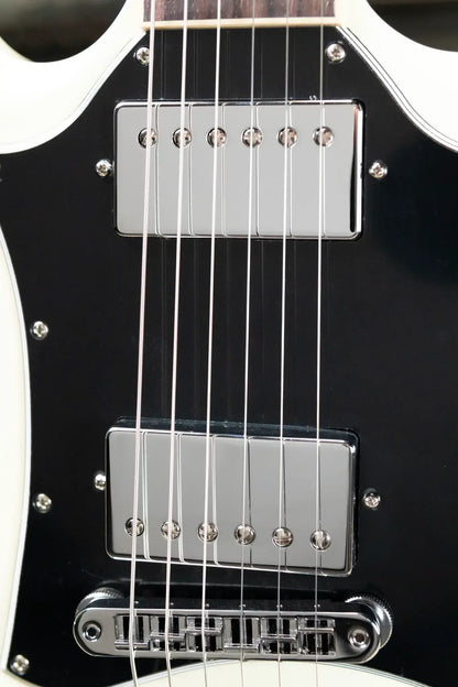 (Blemish, Reshoot as floor model?) Gibson SG Standard Electric Guitar - Classic White with Gig Bag