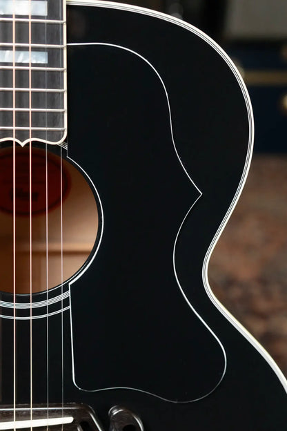 Gibson SJ-200 Custom Acoustic/Electric - Ebony with Hardshell Case