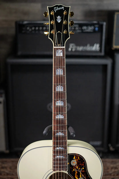 Gibson SJ-200 Standard Acoustic/Electric Guitar - Classic White with Hardshell Case