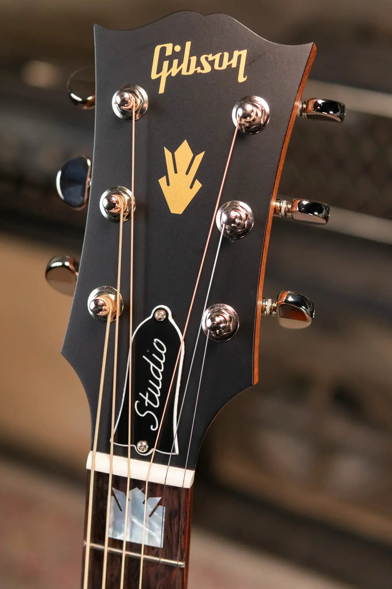 Gibson SJ-200 Studio Rosewood Jumbo Acoustic/Electric Guitar - Satin Natural with Hardshell Case