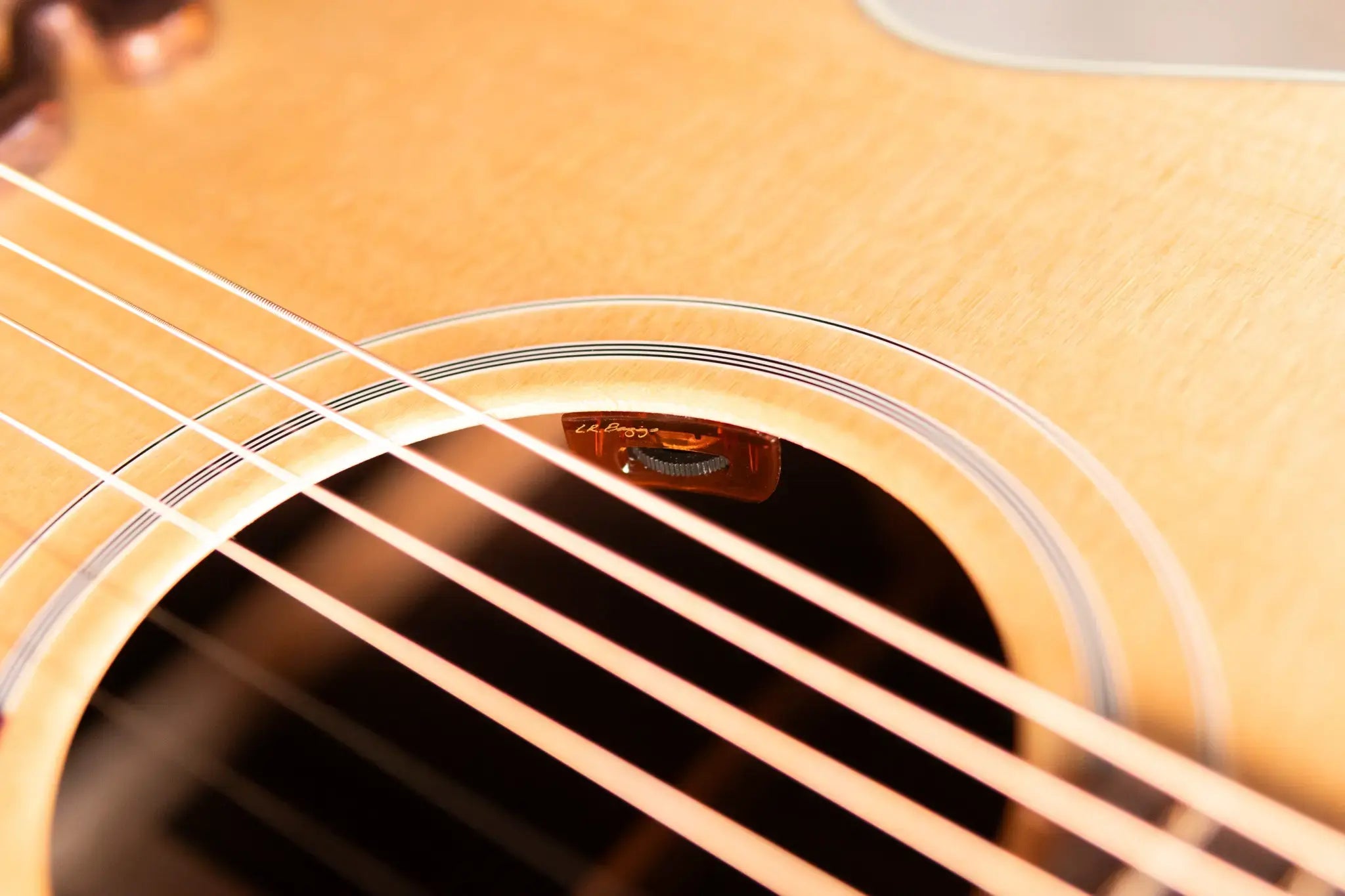 Gibson SJ-200 Studio Rosewood Jumbo Acoustic/Electric Guitar - Satin Natural with Hardshell Case