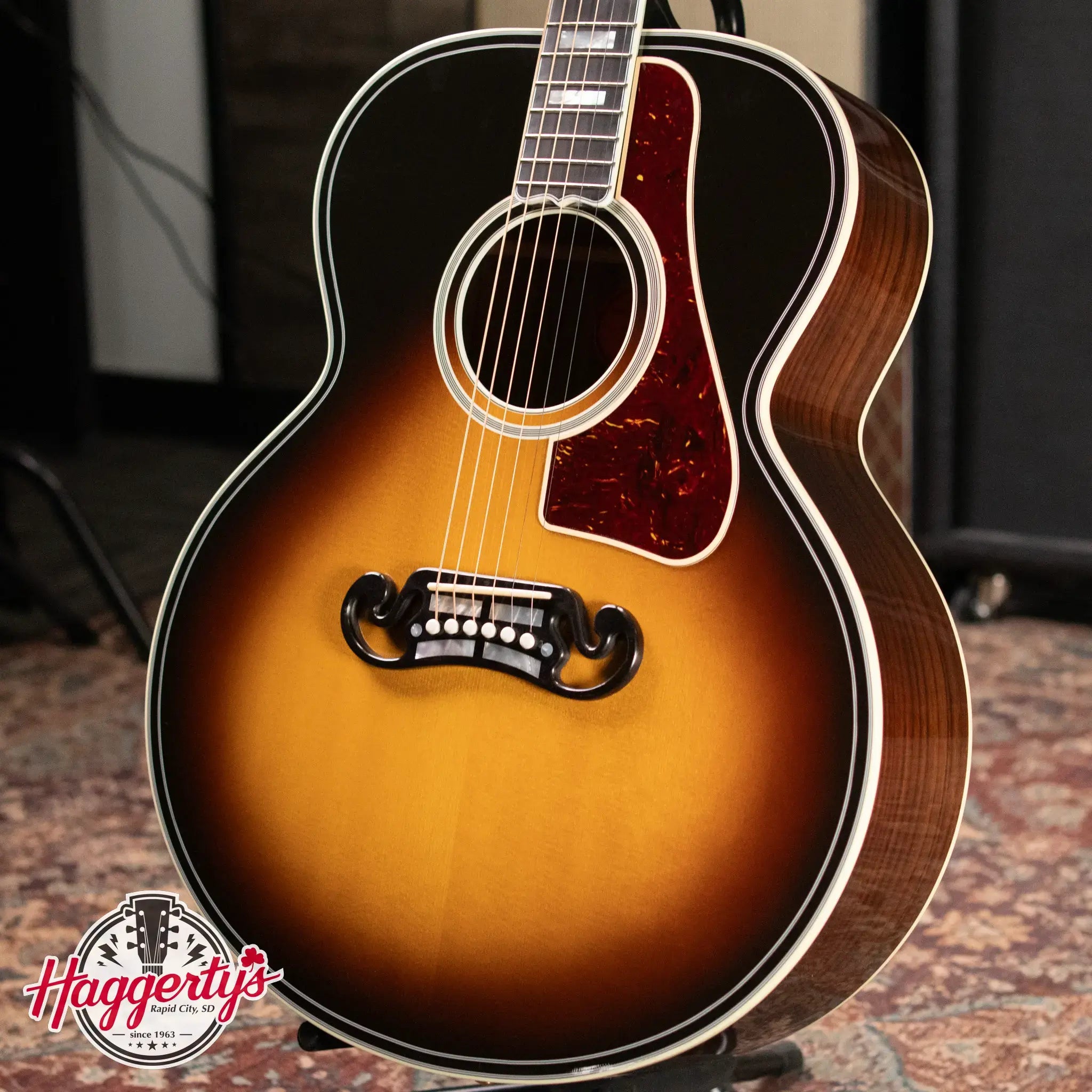 Gibson SJ-200 Western Classic Jumbo Acoustic Guitar - Vintage Sunburst with Hardshell Case