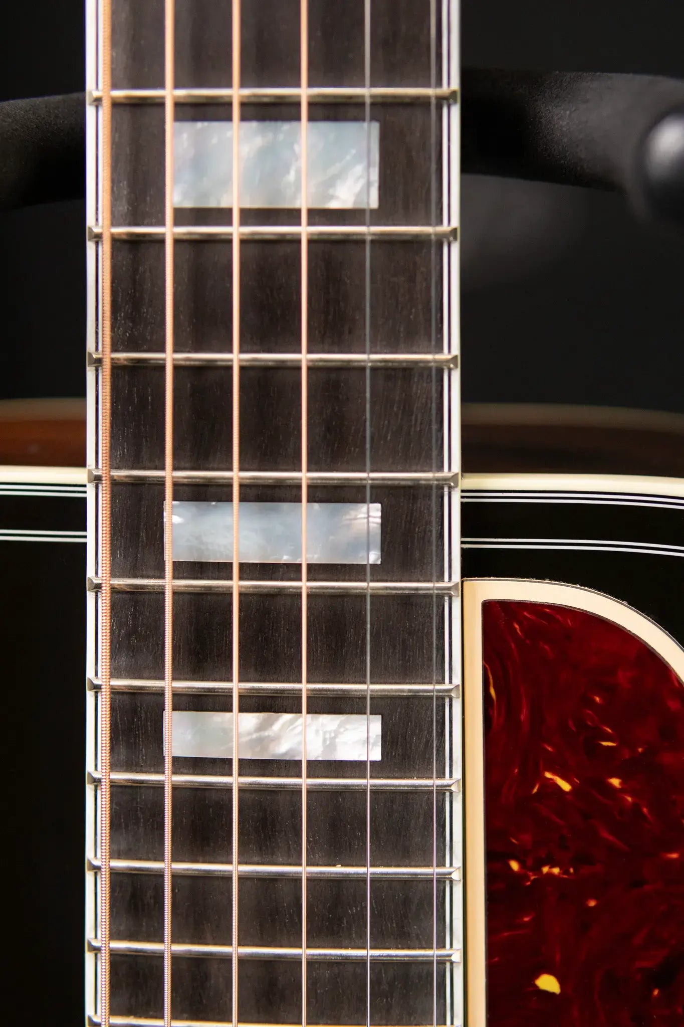 Gibson SJ-200 Western Classic Jumbo Acoustic Guitar - Vintage Sunburst with Hardshell Case