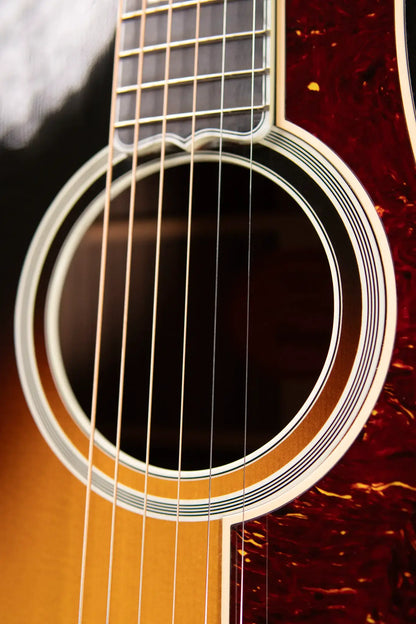 Gibson SJ-200 Western Classic Jumbo Acoustic Guitar - Vintage Sunburst with Hardshell Case