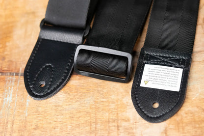 Gibson - The Lightning Bolt Seatbelt Guitar Strap - Black
