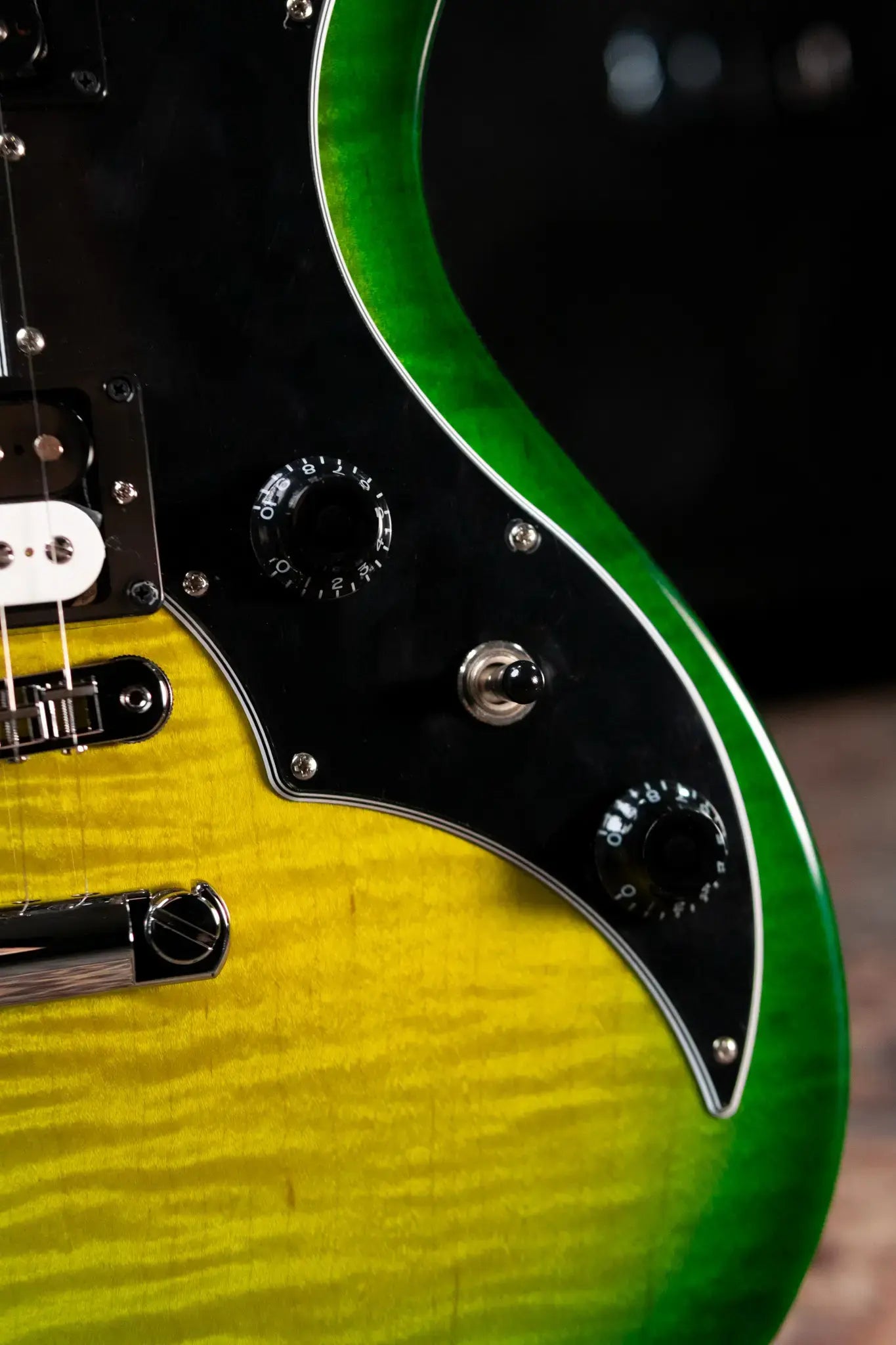 Gibson Victory Figured Top Electric Guitar - Iguana Burst with Hardshell Case