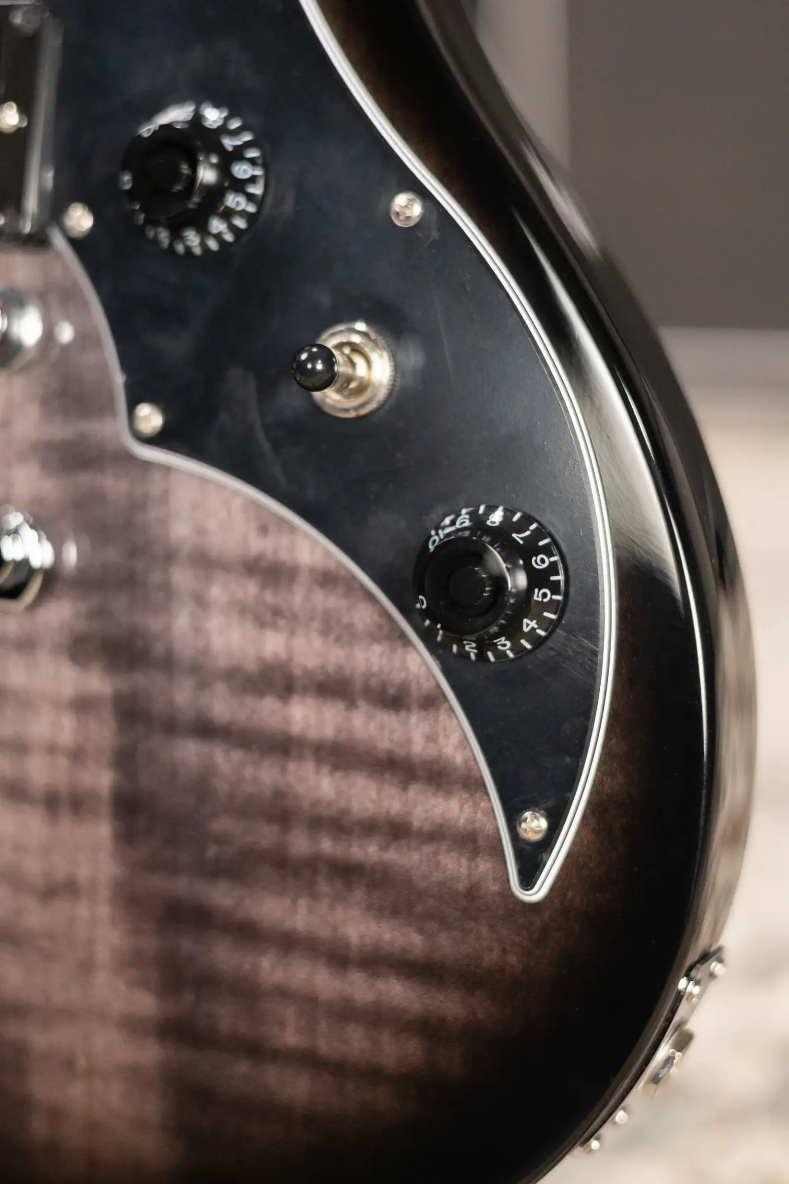 Gibson Victory Figured Top Electric Guitar - Translucent Ebony Burst with Hardshell Case