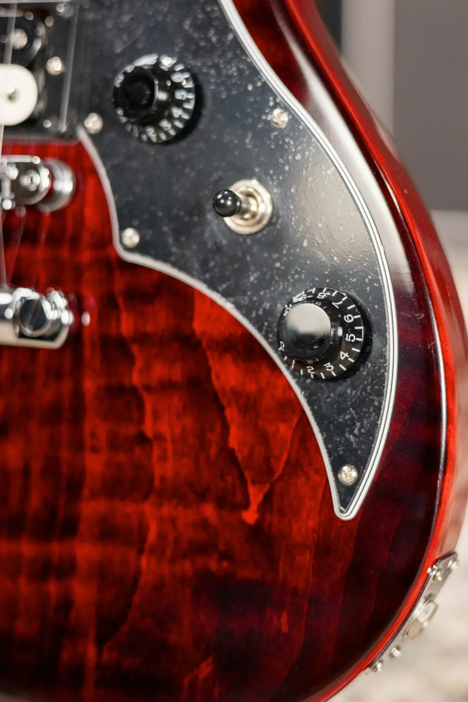 Gibson Victory Figured Top Electric Guitar - Wine Red Burst with Dirty Fingers Pickups and Hardshell Case