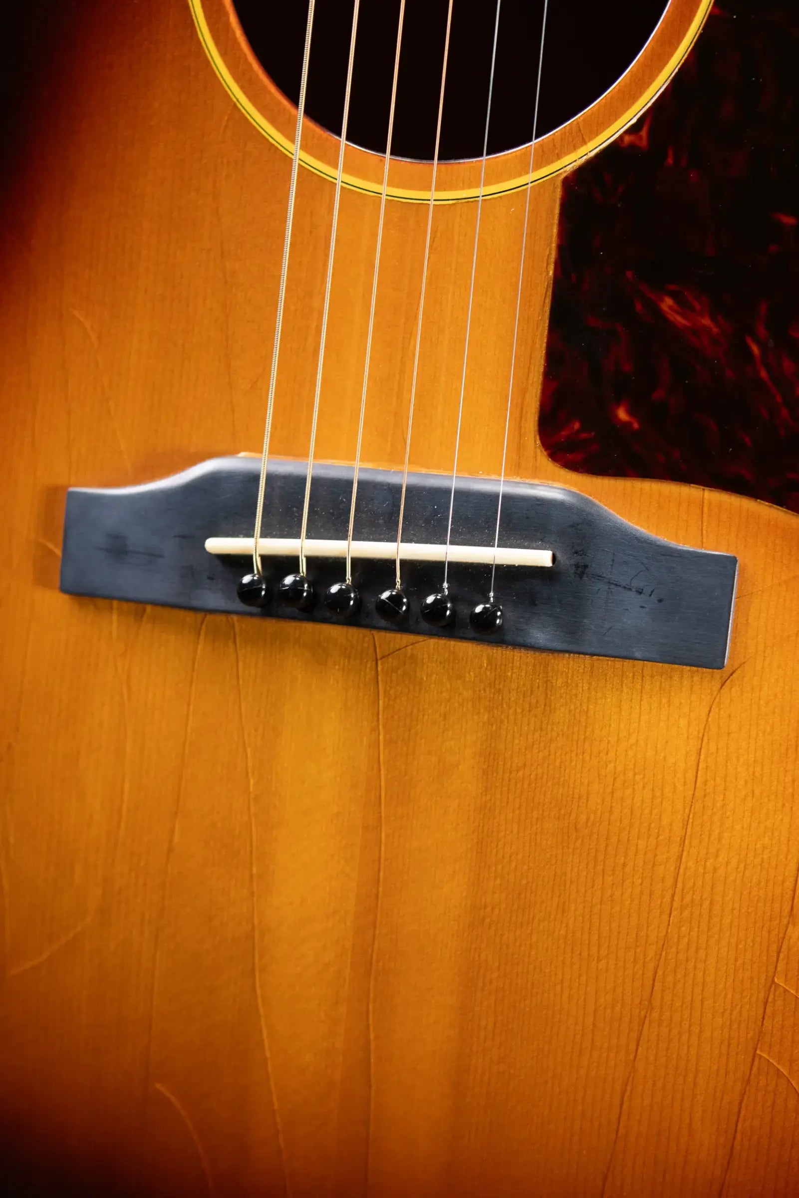 Gibson Vintage 1966-1967 LG-1 Acoustic Guitar - Sunburst with Original Alligator Chipboard Case - Used
