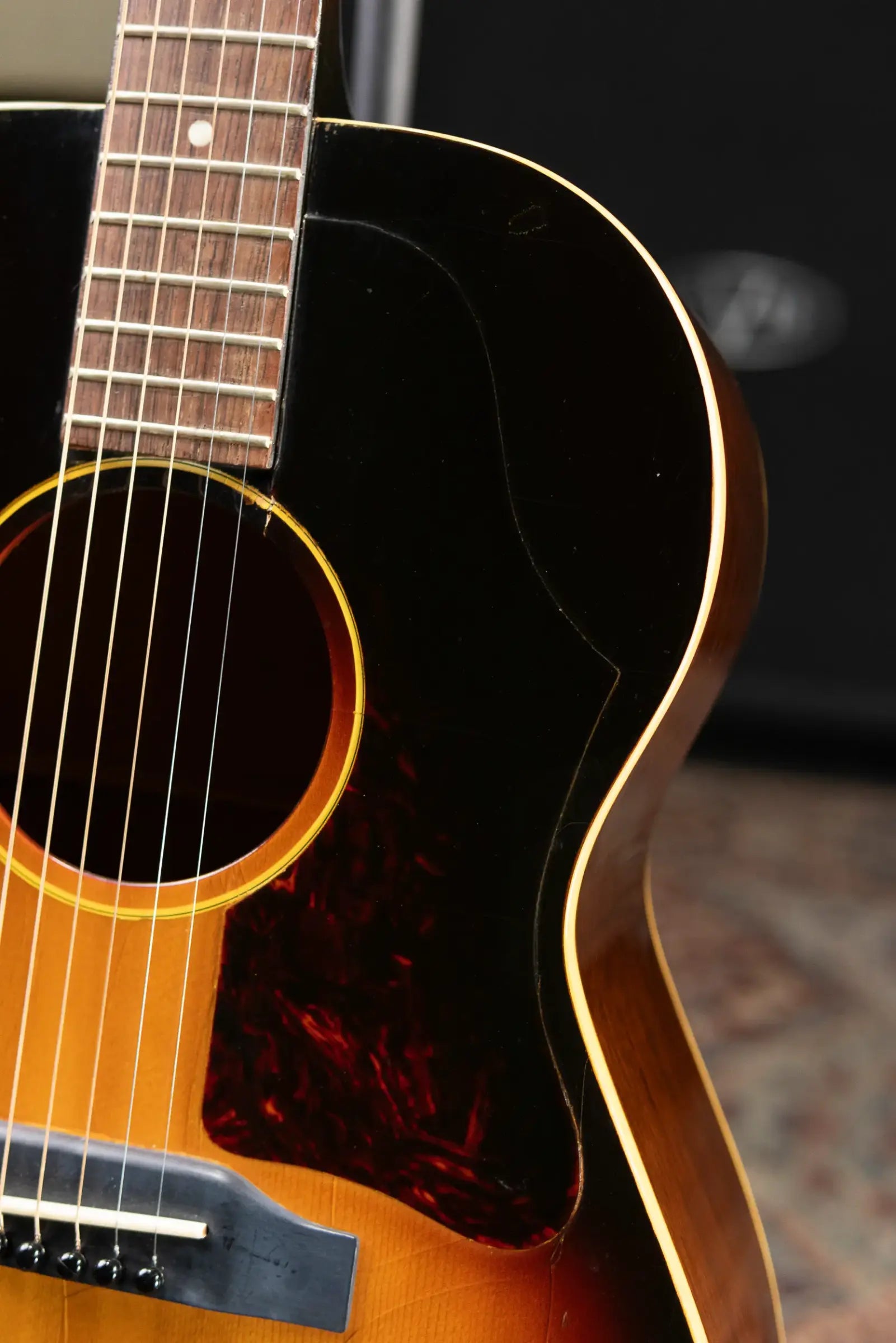 Gibson Vintage 1966-1967 LG-1 Acoustic Guitar - Sunburst with Original Alligator Chipboard Case - Used