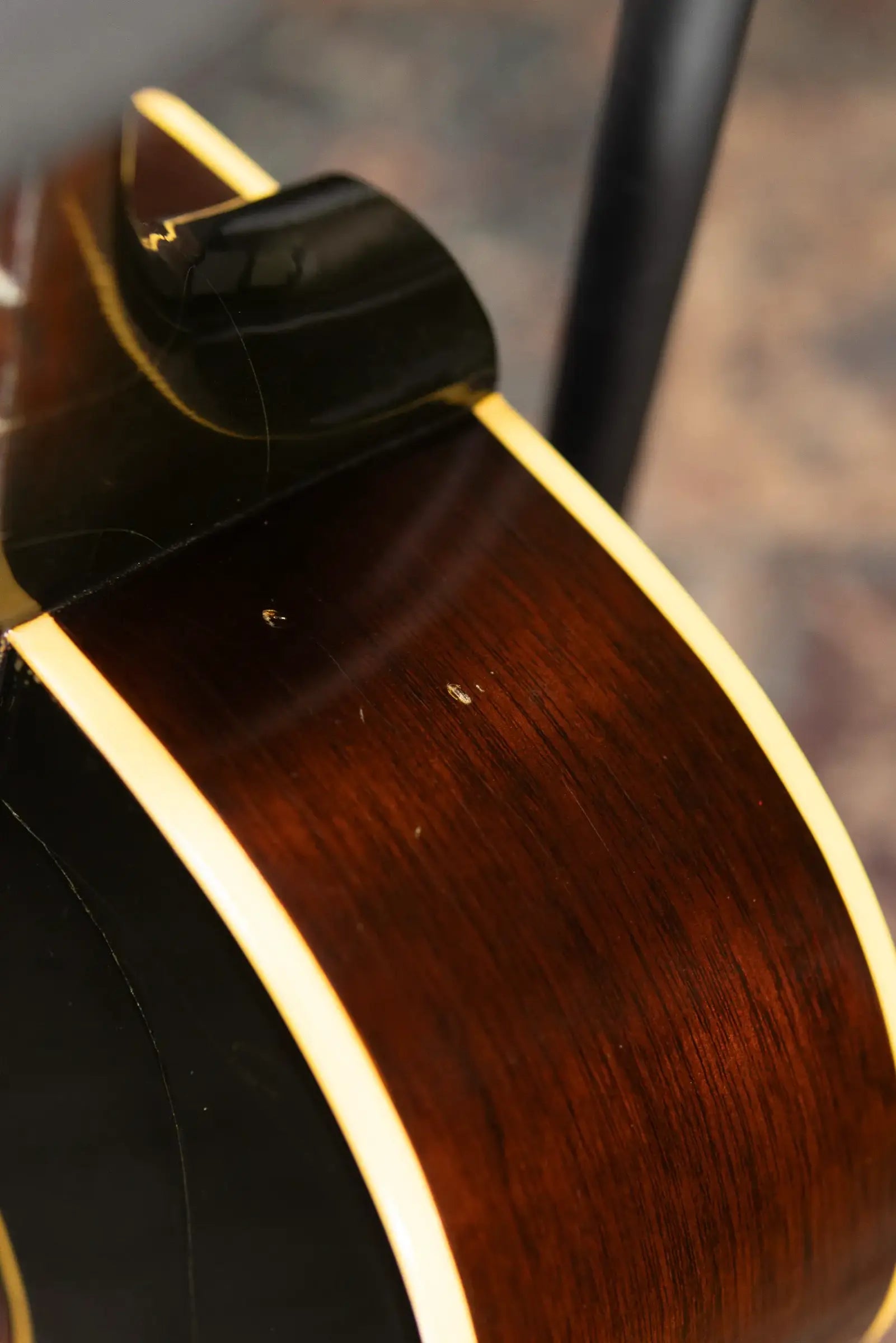 Gibson Vintage 1966-1967 LG-1 Acoustic Guitar - Sunburst with Original Alligator Chipboard Case - Used