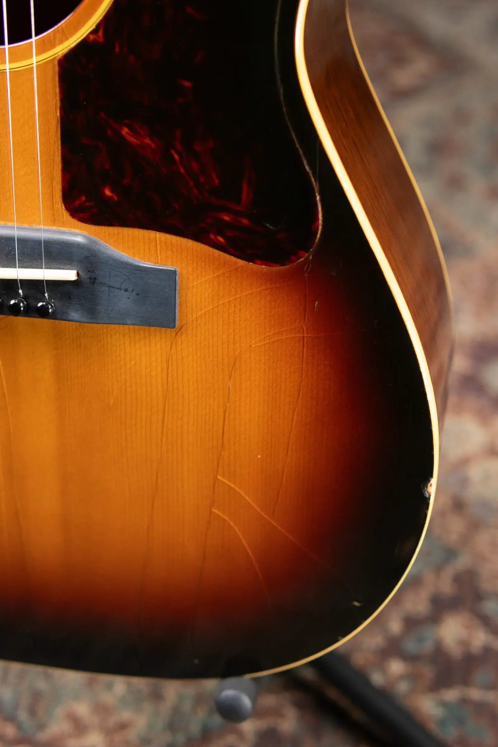 Gibson Vintage 1966-1967 LG-1 Acoustic Guitar - Sunburst with Original Alligator Chipboard Case - Used