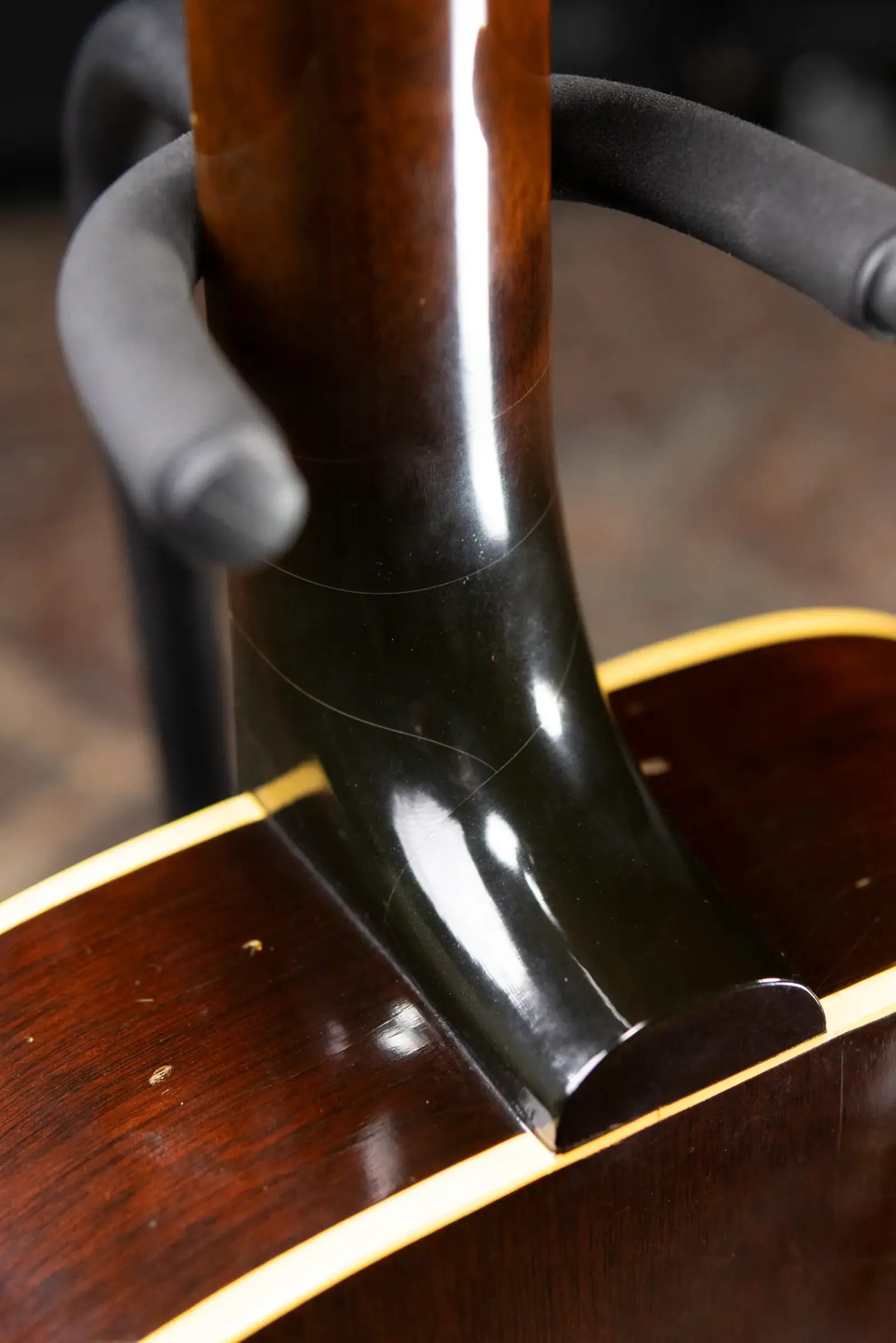 Gibson Vintage 1966-1967 LG-1 Acoustic Guitar - Sunburst with Original Alligator Chipboard Case - Used