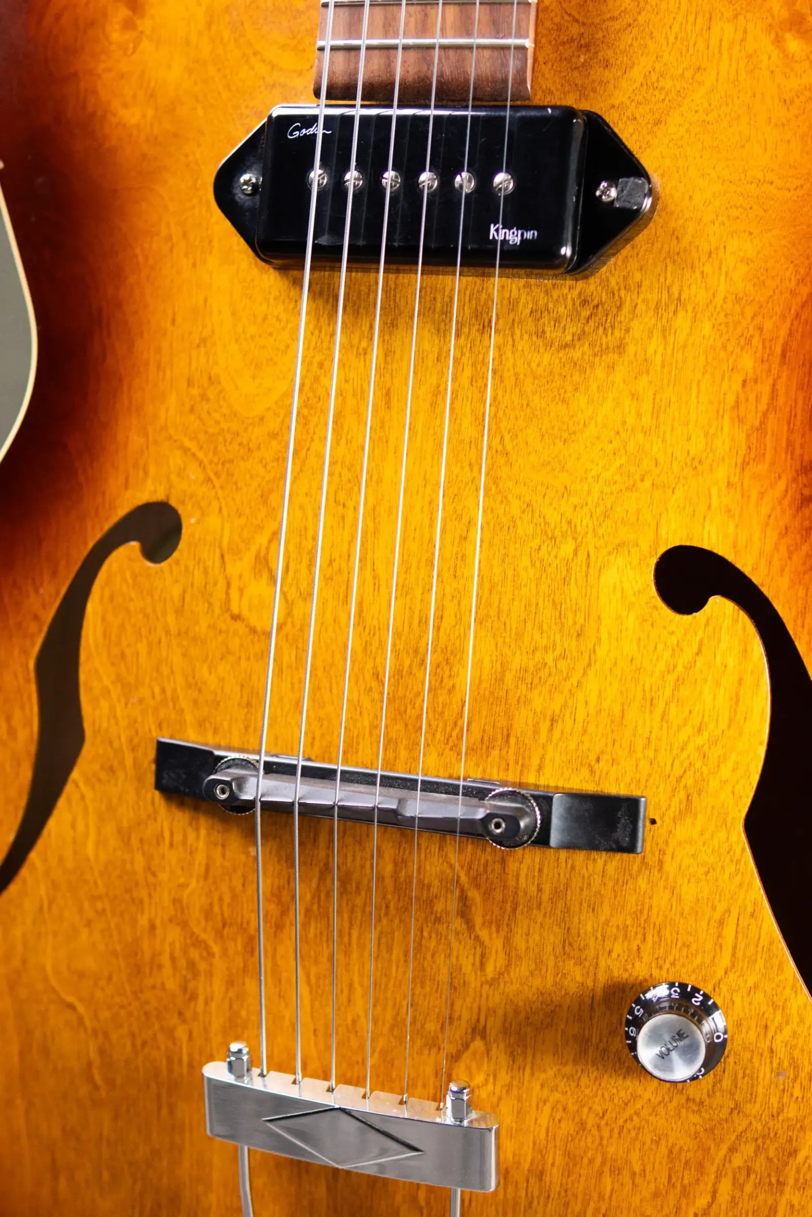 Godin 5th Avenue Kingpin Hollowbody Guitar - Cognac Burst with Gig Bag - Used