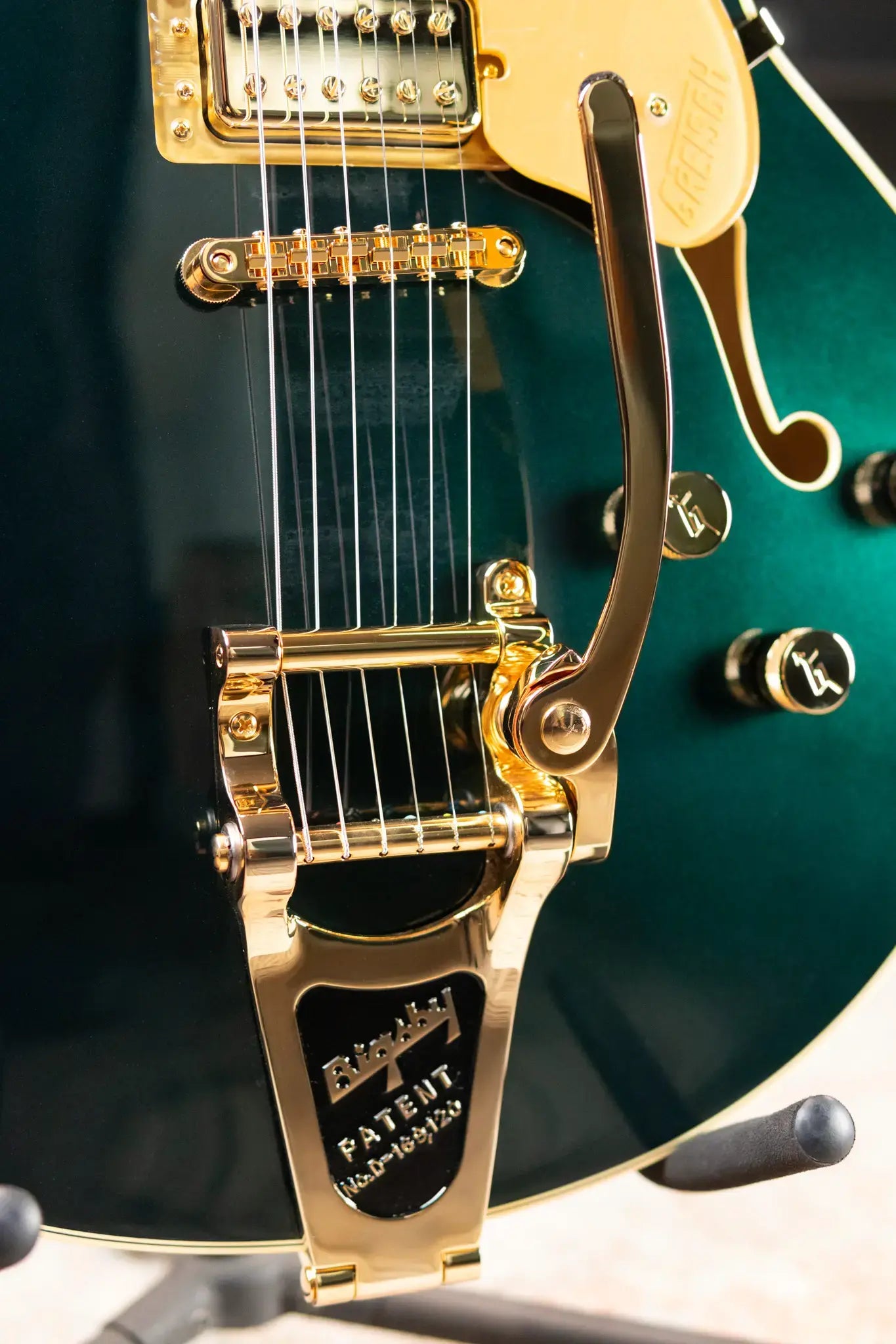 Gretsch Broadkaster LX Center Block with String-Thru Bigsby and Gold Hardware - Cadillac Green with Hardshell Case