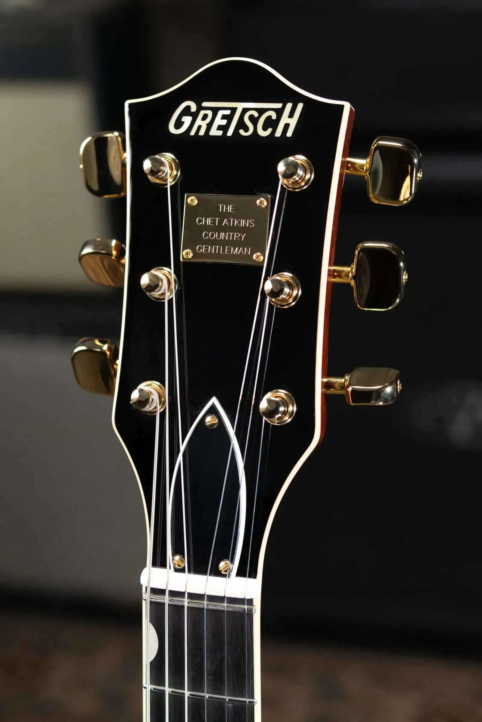 Gretsch G6122T-59 Vintage Select Edition '59 Chet Atkins Country Gentleman Hollow Body with Bigsby Electric Guitar - Walnut Stain Lacquer with Hardshell Case