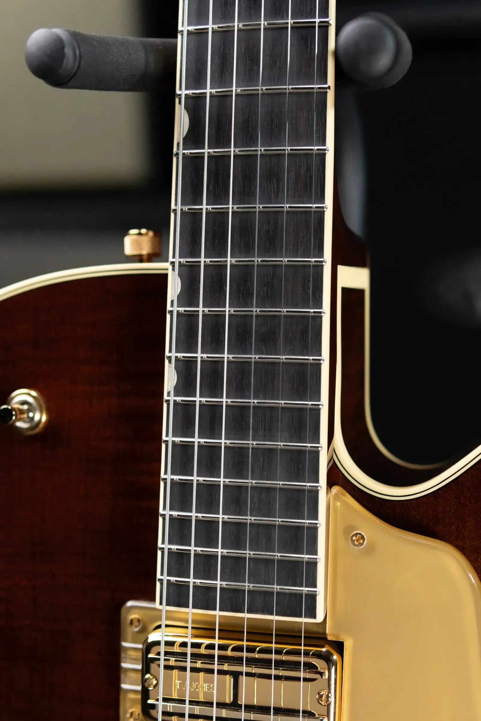 Gretsch G6122T-59 Vintage Select Edition '59 Chet Atkins Country Gentleman Hollow Body with Bigsby Electric Guitar - Walnut Stain Lacquer with Hardshell Case
