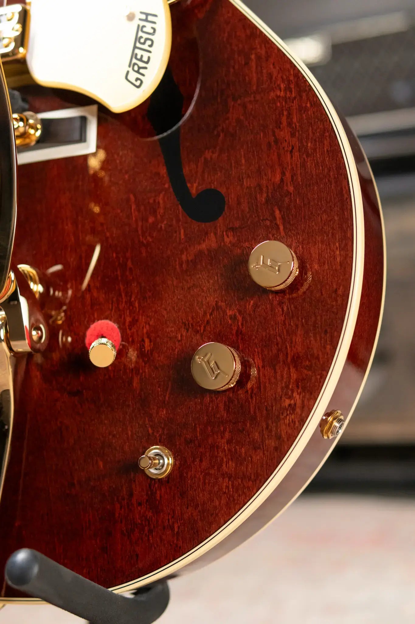 Gretsch G6122T-62 Vintage Select Edition '62 Chet Atkins Country Gentleman Hollow Body with Bigsby, TV Jones - Walnut Stain with Deluxe Hardshell Case