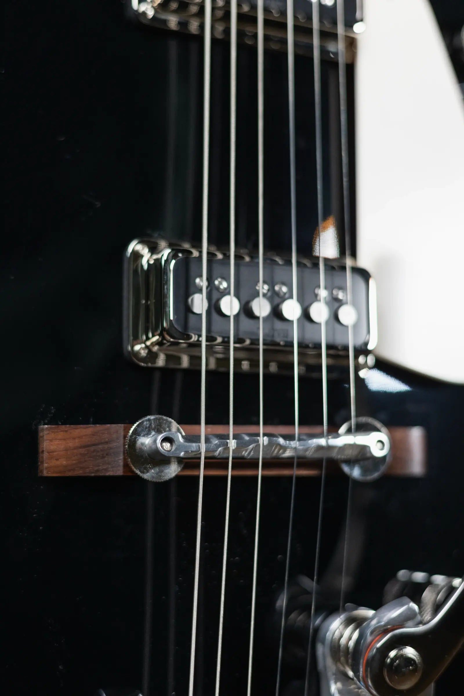 Gretsch G6128T-53 Vintage Select '53 Duo Jet with Bigsby Electric Guitar - Black with Hardshell Case