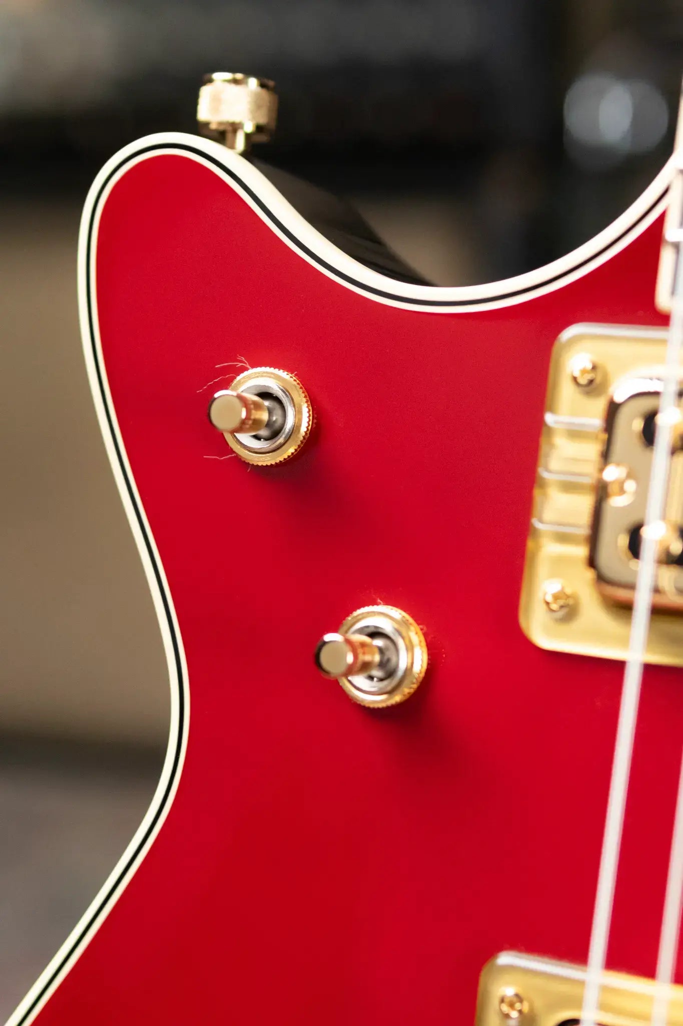 Gretsch G6131T-62 Vintage Select '62 Jet with Bigsby Electric Guitar - Vintage Firebird Red with Hardshell Case