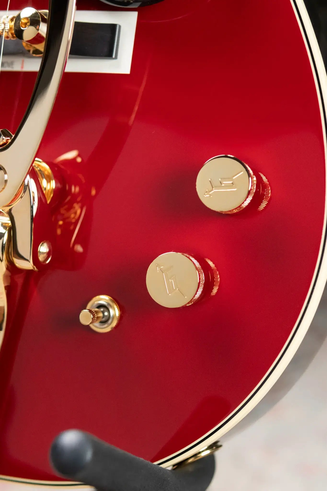 Gretsch G6131T-62 Vintage Select '62 Jet with Bigsby Electric Guitar - Vintage Firebird Red with Hardshell Case