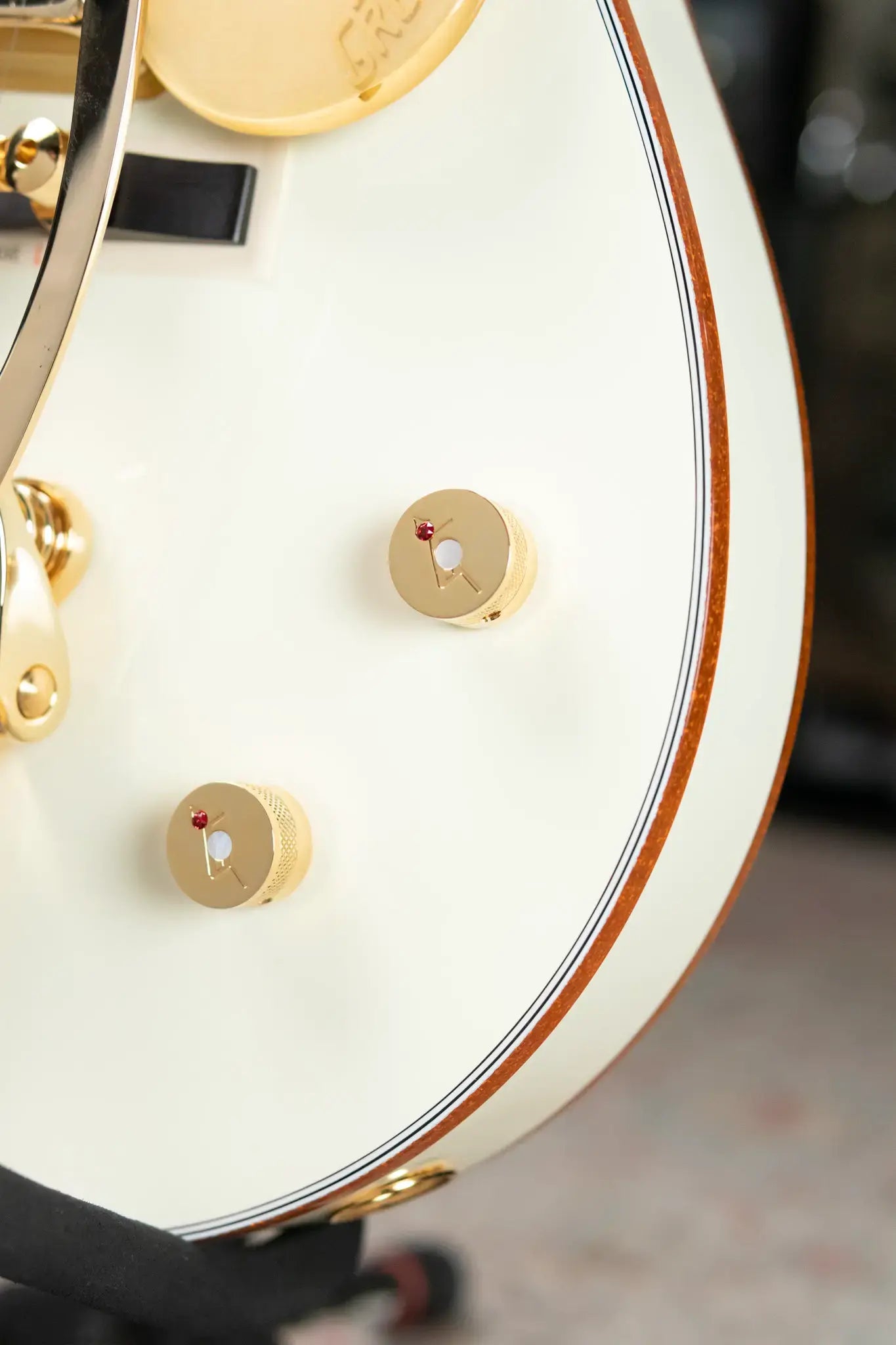 Gretsch G6134T-58 Vintage Select ’58 Penguin with Bigsby, TV Jones - Vintage White with Hardshell Case