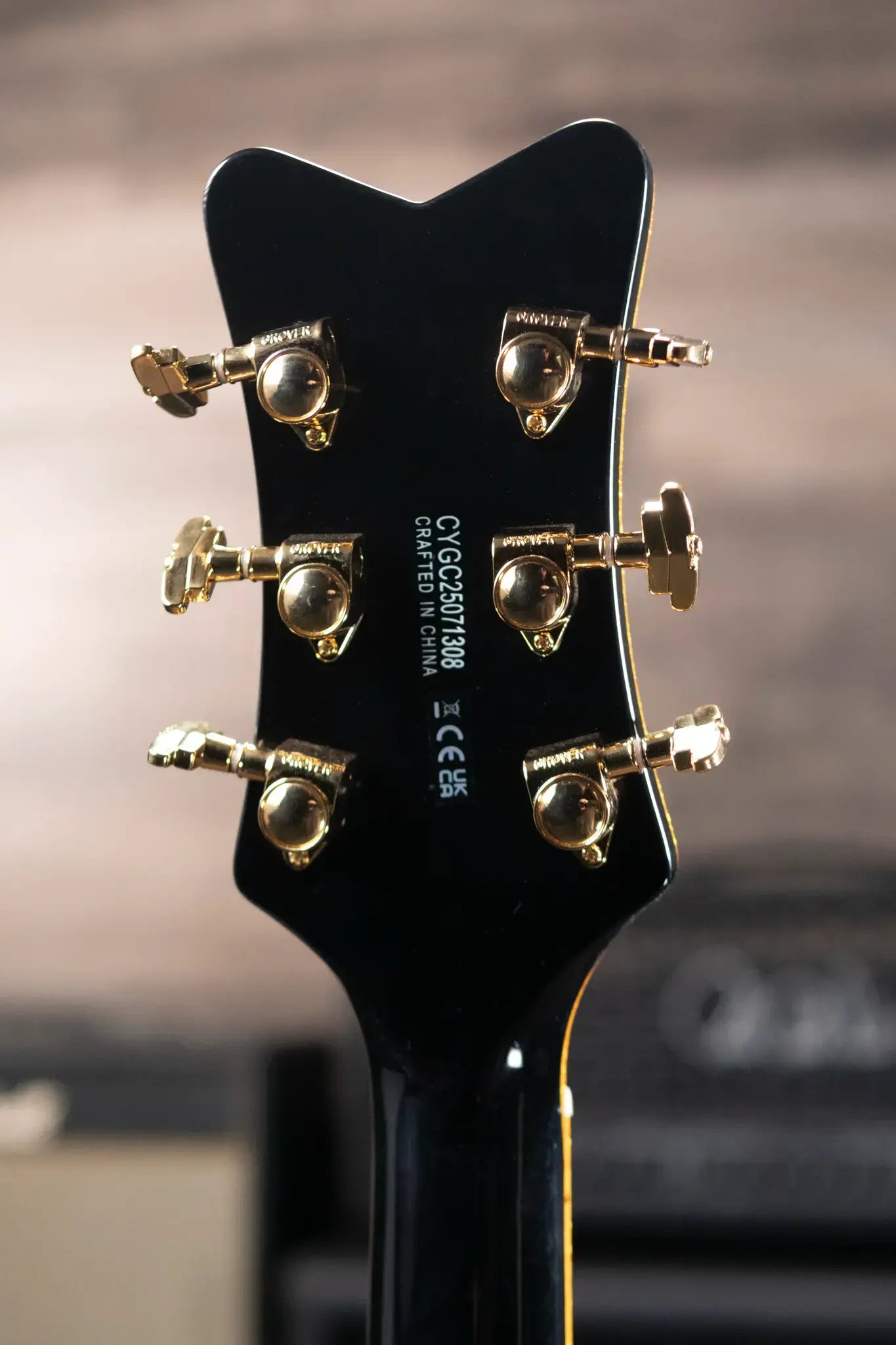 Gretsch Synchromatic Falcon Hollow Body Single-Cut with Bigsby - Black with Hardshell Case
