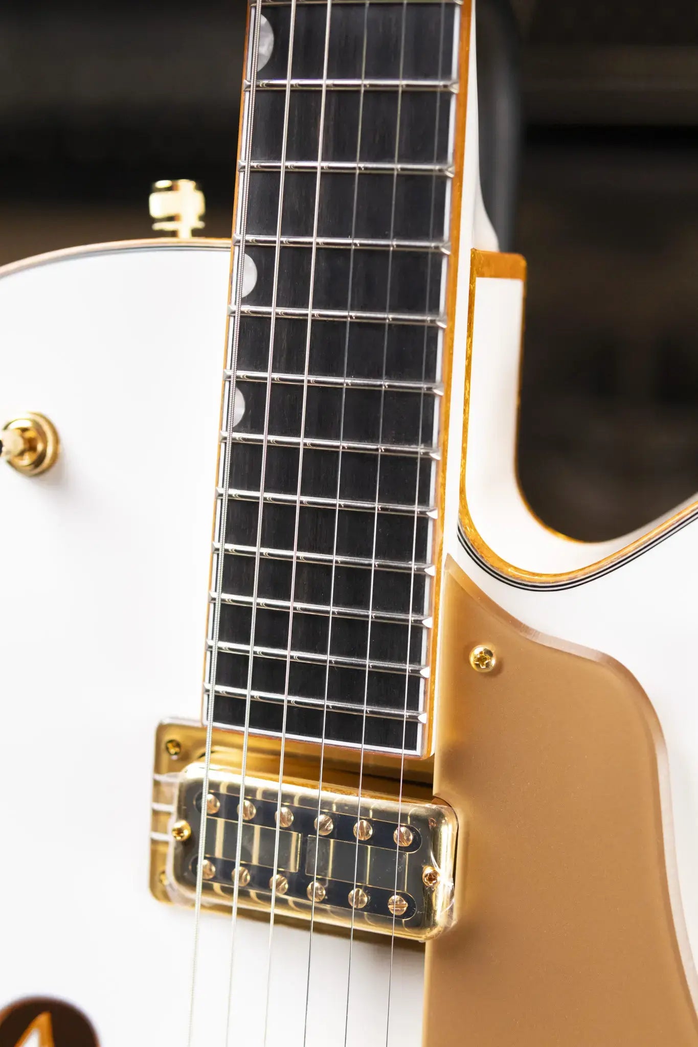 Gretsch Synchromatic Falcon Hollow Body Single-Cut with Bigsby Electric Guitar - Snowcrest White with Hardshell Case