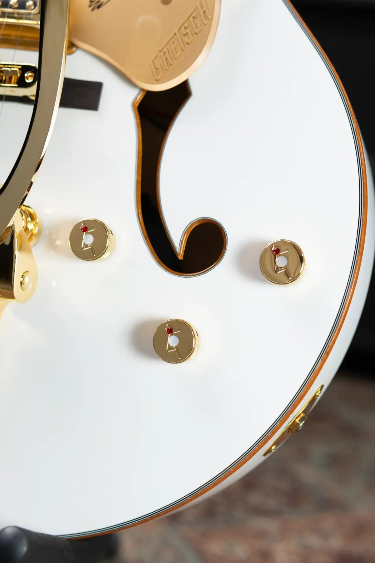 Gretsch Synchromatic Falcon Hollow Body Single-Cut with Bigsby Electric Guitar - Snowcrest White with Hardshell Case