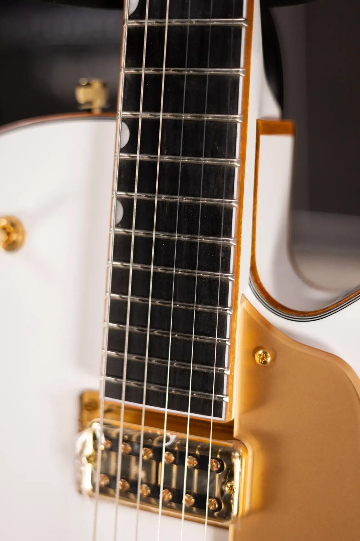 Gretsch Synchromatic Falcon Hollow Body Single-Cut with Bigsby Electric Guitar - Snowcrest White with Hardshell Case