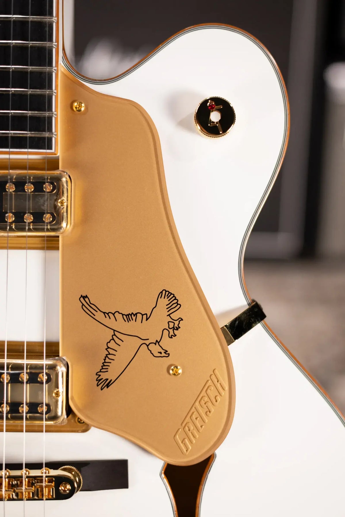 Gretsch Synchromatic Falcon Hollow Body Single-Cut with Bigsby Electric Guitar - Snowcrest White with Hardshell Case