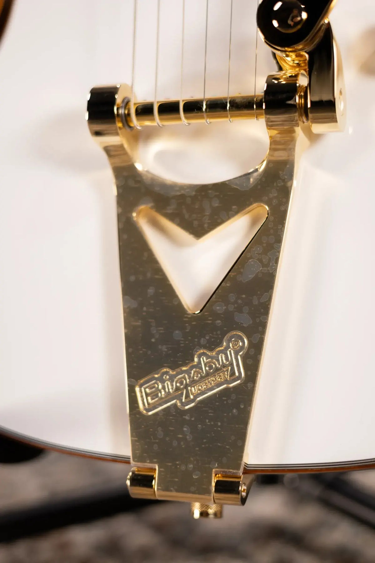 Gretsch Synchromatic Falcon Hollow Body Single-Cut with Bigsby Electric Guitar - Snowcrest White with Hardshell Case