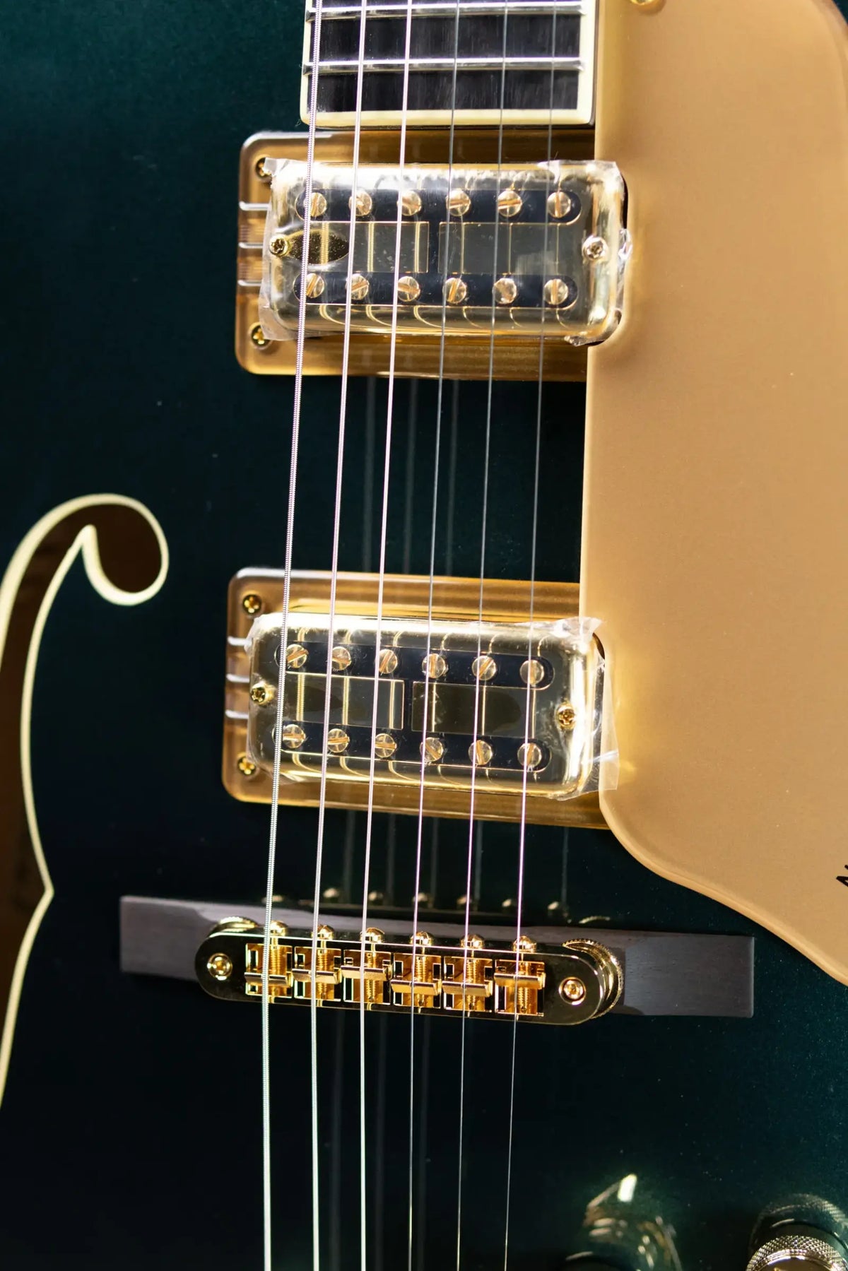 Gretsch Synchromatic Nashville Hollow Body Single-Cut with Bigsby Electric Guitar - Cadillac Green with Hardshell Case