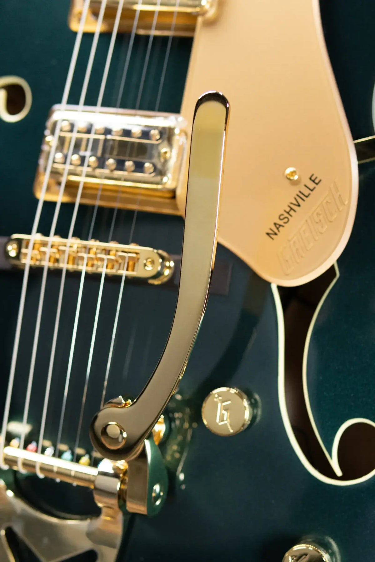 Gretsch Synchromatic Nashville Hollow Body Single-Cut with Bigsby Electric Guitar - Cadillac Green with Hardshell Case