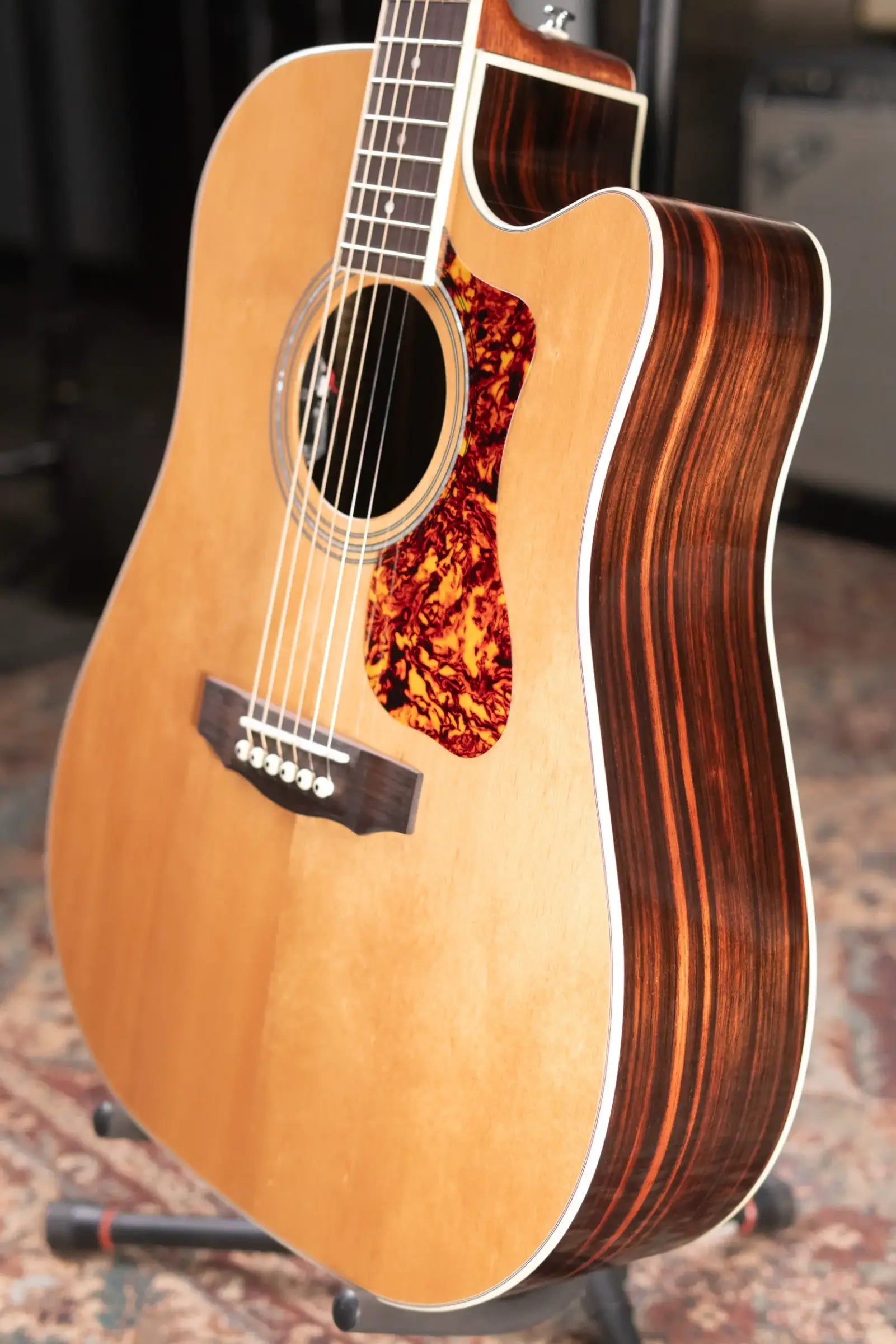 Guild Westerly Collection D-260ce Deluxe Acoustic/Electric Guitar with Hardshell Case - Used