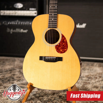 Eastman E1OM-DLX Acoustic/Electric Guitar with Gig Bag