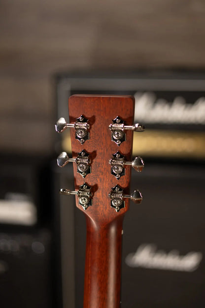 Eastman E1OM-DLX Acoustic/Electric Guitar with Gig Bag