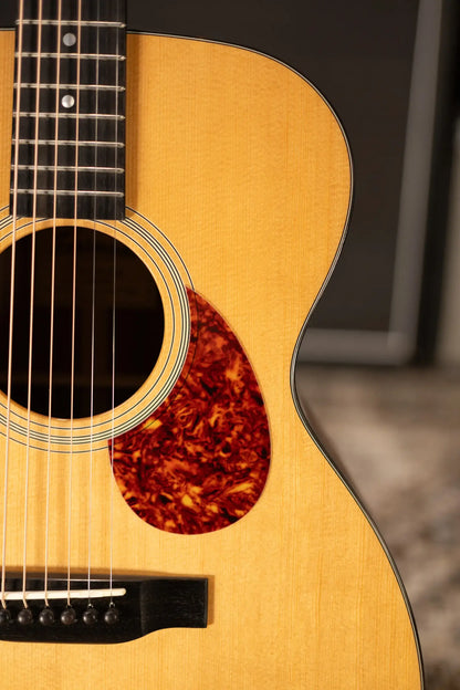 Eastman E1OM-DLX Acoustic/Electric Guitar with Gig Bag
