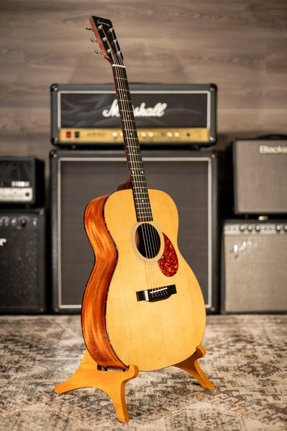 Eastman E1OM-DLX Acoustic/Electric Guitar with Gig Bag
