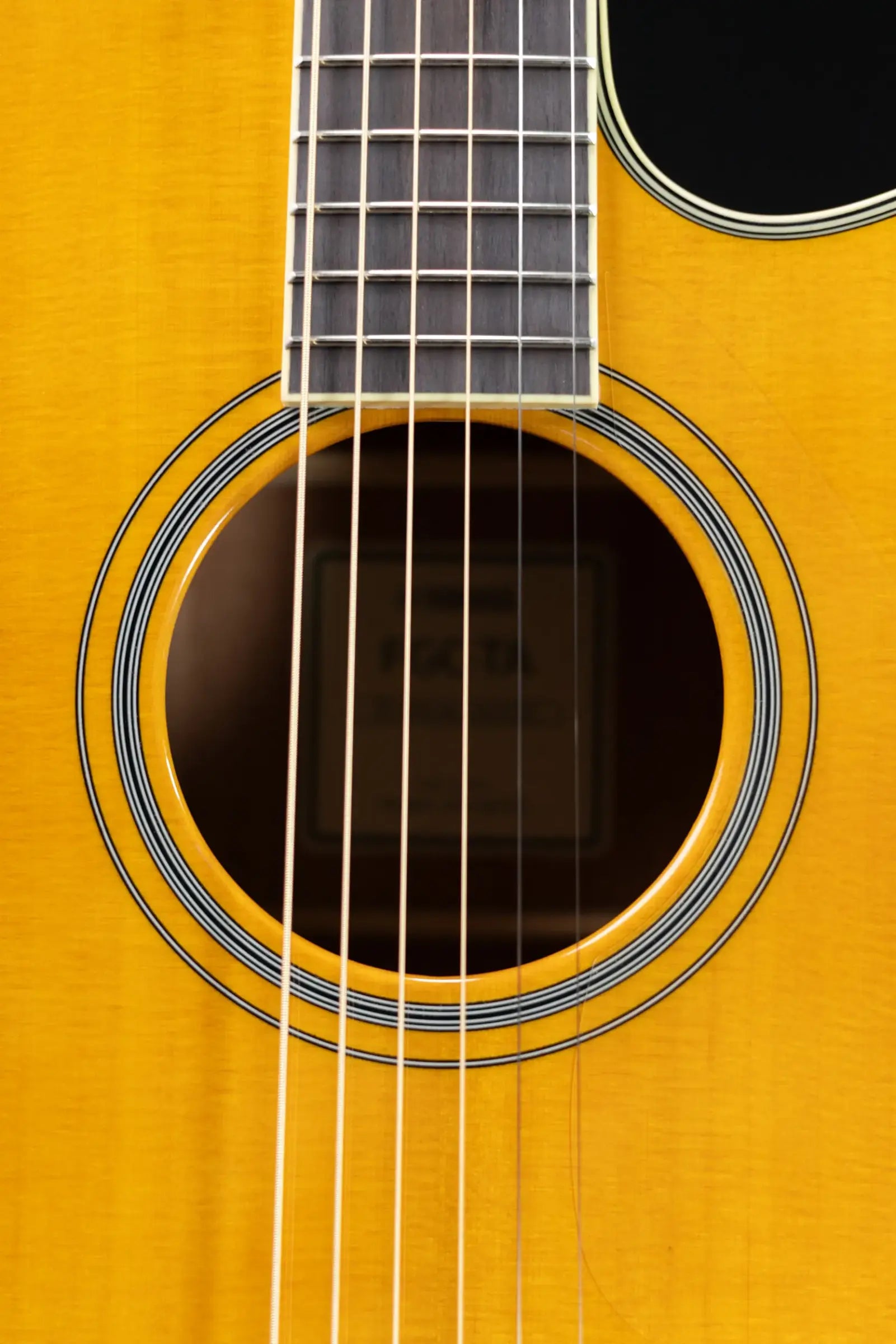 Yamaha FGC-TA Transacoustic Cutaway Acoustic/Electric Guitar - Vintage Tint