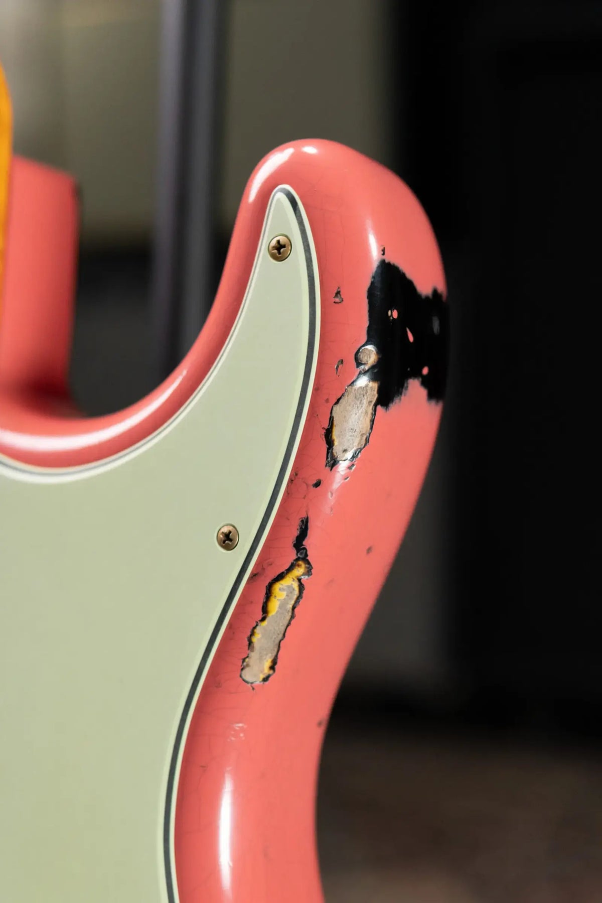 Fender Custom Shop '60 Stratocaster Heavy Relic Electric Guitar - Super Faded Fiesta Red over 3-Tone Burst with Hardshell Case