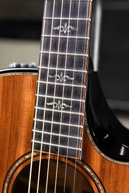 Taylor Builder's Edition 912ce Grand Concert Acoustic/Electric Guitar - Sinker Redwood/Honduran Rosewood with Hardshell Case